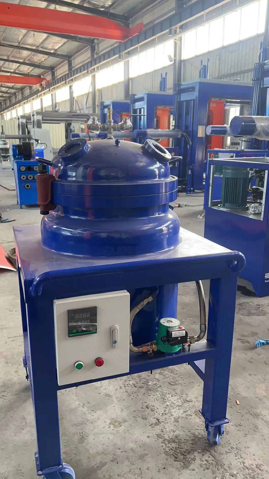 Résine époxy et durcisseur sur mélangeur avec APG ou machine de coulée pour la production d'isolants électriques 7